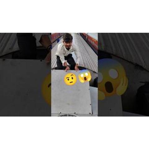 #ytshorts #reels #funny #bhojpuri Indian railway job 😱😱😱 Shubham jaykar 🤨🤨😎 [uEmYVwuIOeI]